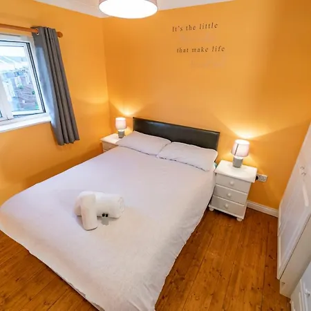 Cosy City Centre Town House