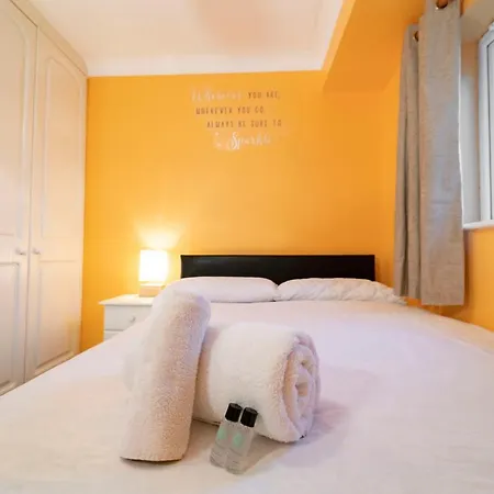 Cosy City Centre Town House *