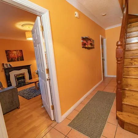 Cosy City Centre Town House * Galway