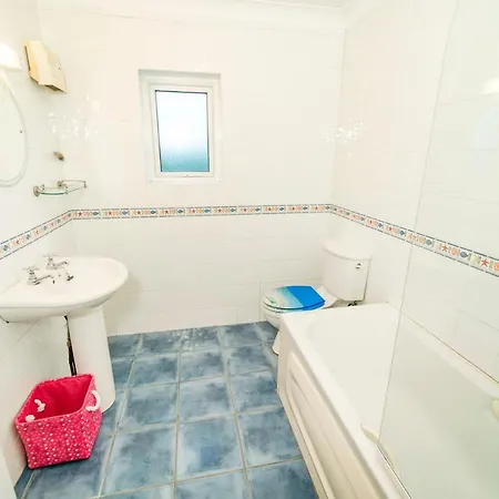 Cosy City Centre Town House Galway